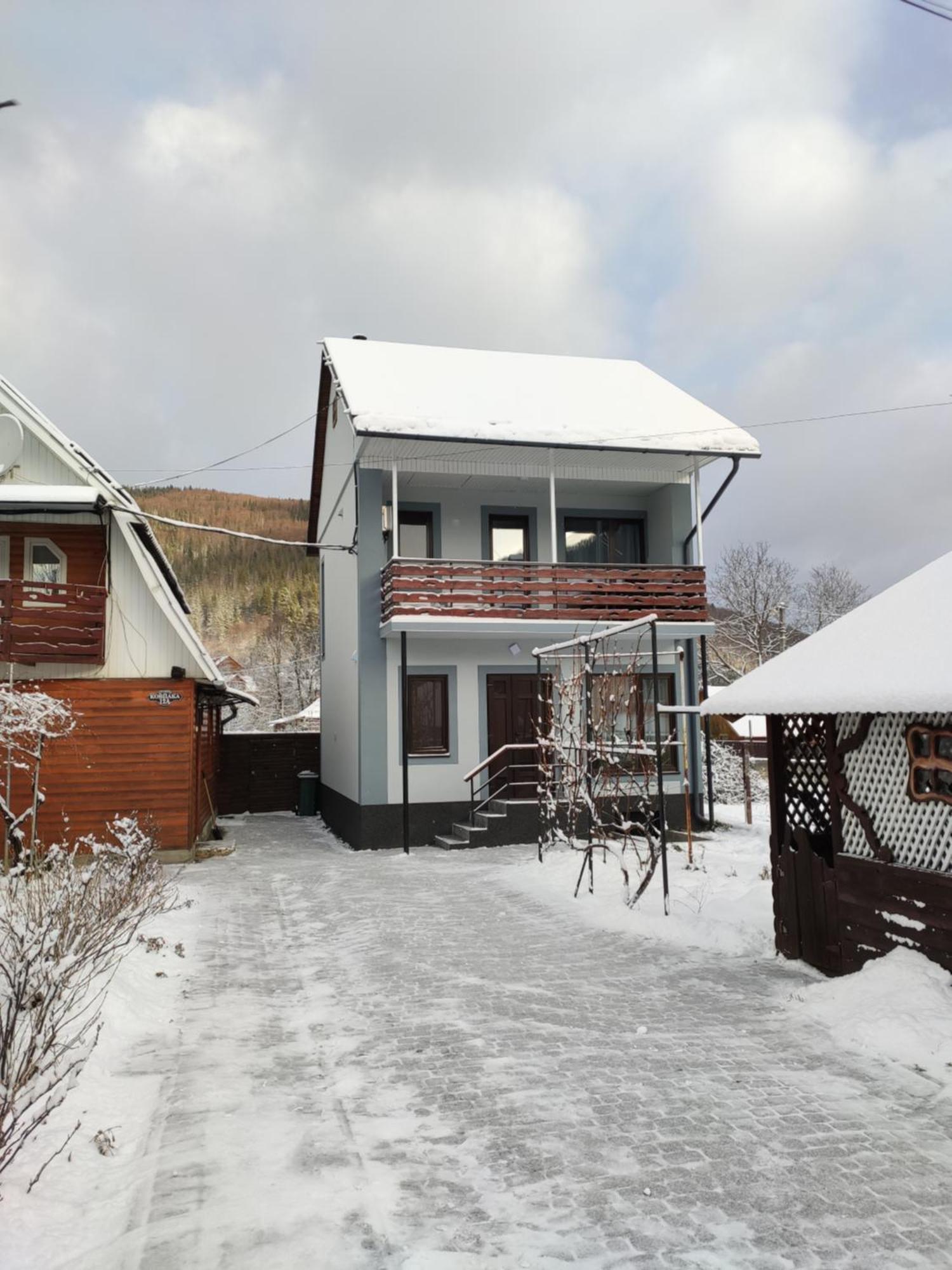 "У Пасічника" Котедж Для Сім'Ї Yaremche Exterior photo